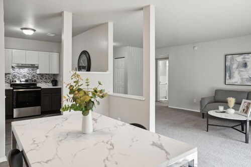 Luxury on a Budget! Spacious Retreat Awaits