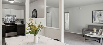 Luxury on a Budget! Spacious Retreat Awaits