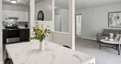 Luxury on a Budget! Spacious Retreat Awaits