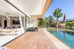 Outdoor pool, a heated pool - Tranquil Marrakech Retreat (Douar Moulay Abbas)