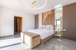 5 bedrooms, travel crib, free WiFi, bed sheets - Tranquil Marrakech Retreat (Douar Moulay Abbas)