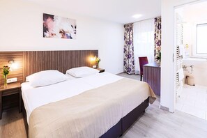 Basic Double Room, 1 Queen Bed | Free WiFi