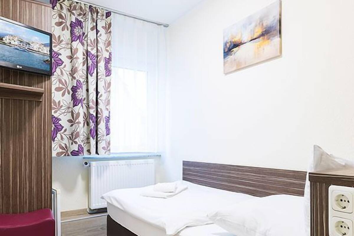 Basic Single Room, 1 Single Bed | Free WiFi