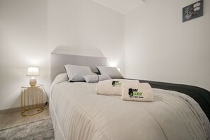 2 chambres, fer et planche Ă repasser, Wi-Fi gratuit, draps fournis