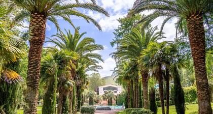 Cozy 1BR Apt in Itxassou: Private Garden, Parking, Near Spa, Internet, Sleeps 3