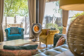 Terrace/patio - Twenty One -  a lodge that sleeps 12 guests  in 6 bedrooms (Richmond)