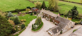 Sun Hill Cottage -  a cottage that sleeps 6 guests  in 3 bedrooms