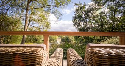 Imogen - a lodge that sleeps 6 guests in 3 bedrooms