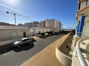 Property grounds - Studio cabin 3/4 sleeps with balcony and parking in Saint-Hilaire-de-Riez (Saint-Hilaire-de-Riez)