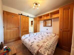2 bedrooms