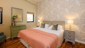 Room - Lola -  a lodge that sleeps 6 guests  in 3 bedrooms (Richmond)