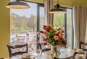 Dining - Louis -  a lodge that sleeps 6 guests  in 3 bedrooms (Richmond)