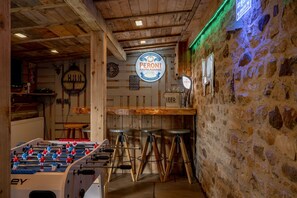 Games room - Harelands -  a house that sleeps 8 guests  in 4 bedrooms (Near Richmond)