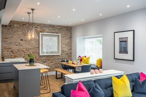 Dining - The Old Tack Room -  a cottage that sleeps 4 guests  in 2 bedrooms (Richmond)