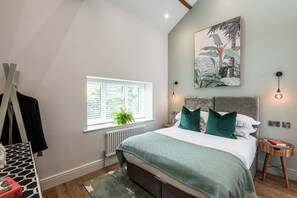 2 bedrooms, Internet - The Old Tack Room -  a cottage that sleeps 4 guests  in 2 bedrooms (Richmond)