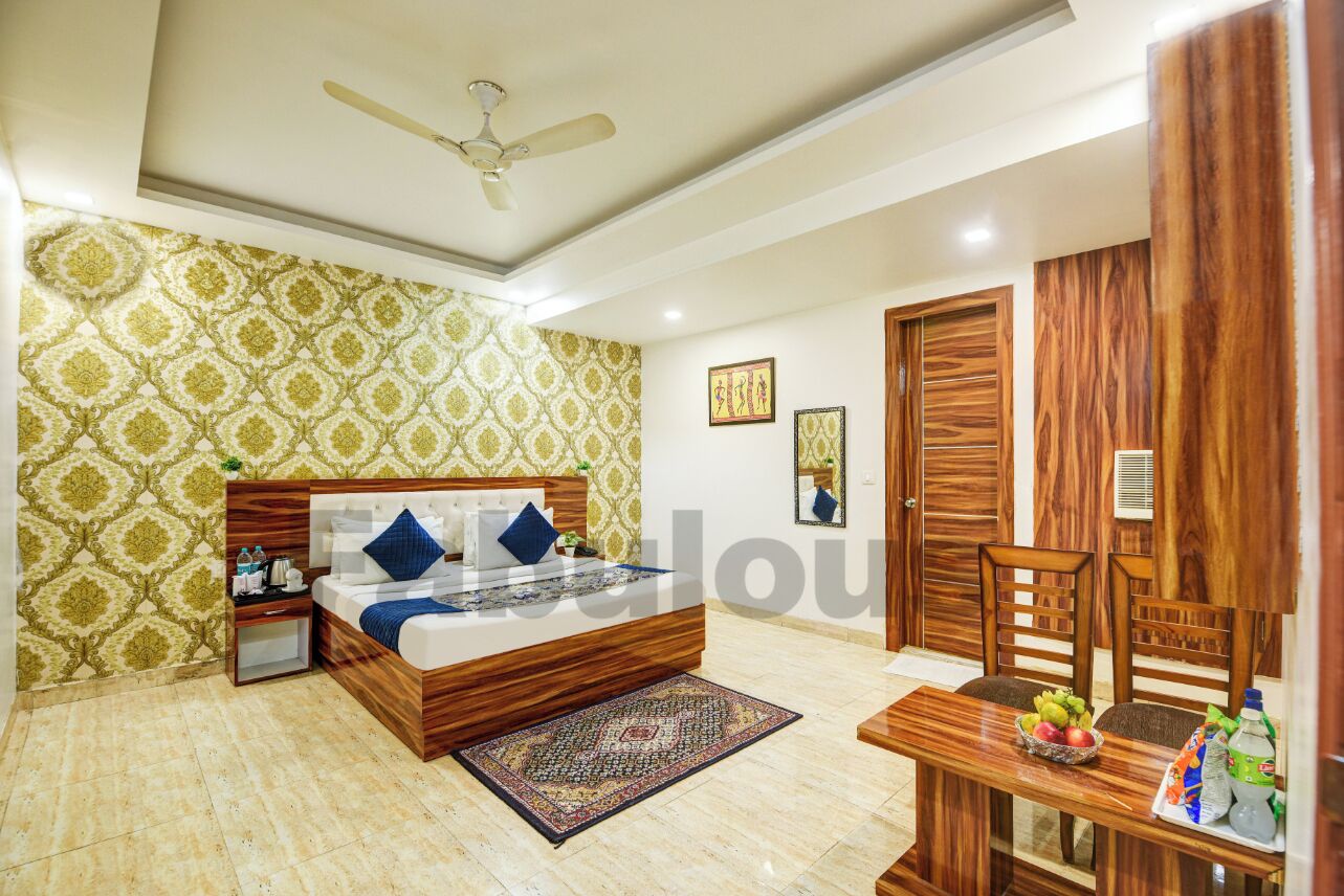 WiFi (無料)、ベッドシーツ