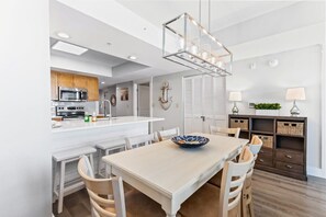 Dining - Harbourgate Resort Unit 122 - Waterview (North Myrtle Beach)