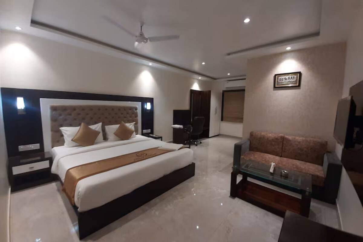 Premium Room | Ruang kerja komputer riba, Wi-fi percuma, cadar katil 