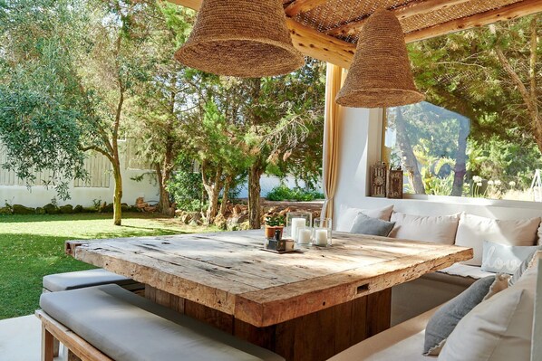 Outdoor dining - Luxury Villa rental Ibiza (Sant Josep de Sa Talaia)