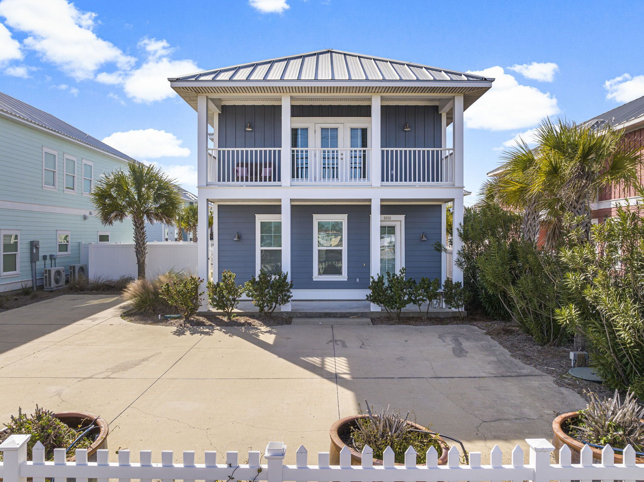 2 Master bedrooms, Steps to the beach, private pool