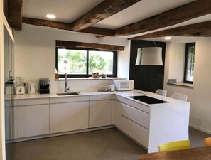 Private kitchen - Grange Reformée en Pleine Nature (Salles-la-Source)