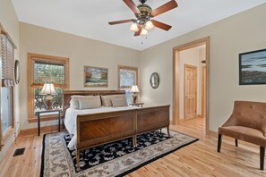 3 عدّة غرف نوم ومكواة/لوح كي وواي فاي مجانًا وملاءات أسرّة