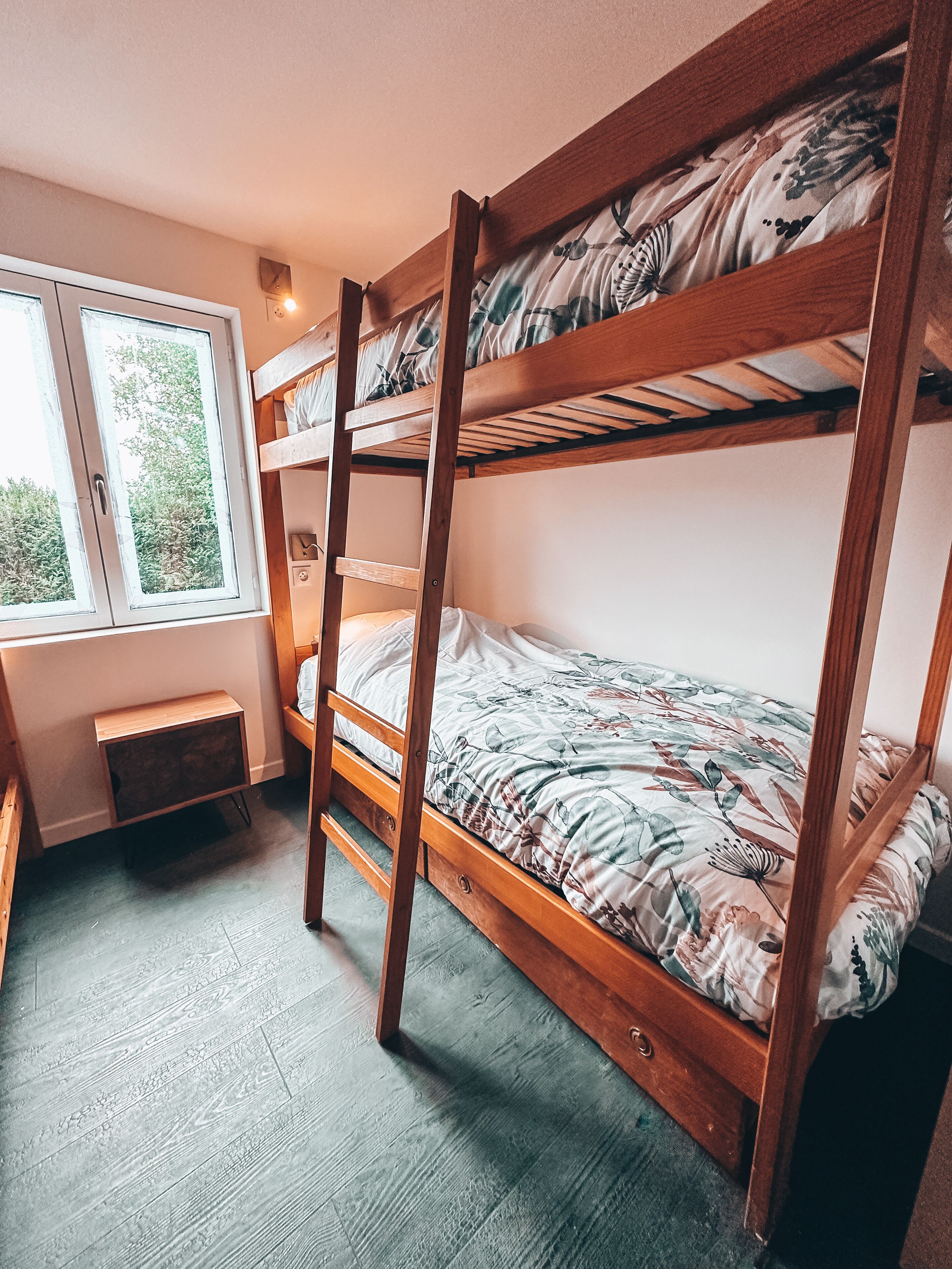 2 slaapkamers, reisbedje, internet, beddengoed