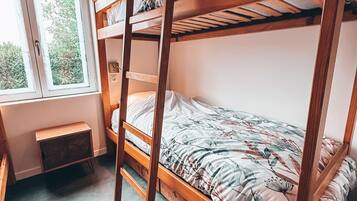 2 Schlafzimmer, Reisekinderbett, Internetzugang, Bettwäsche