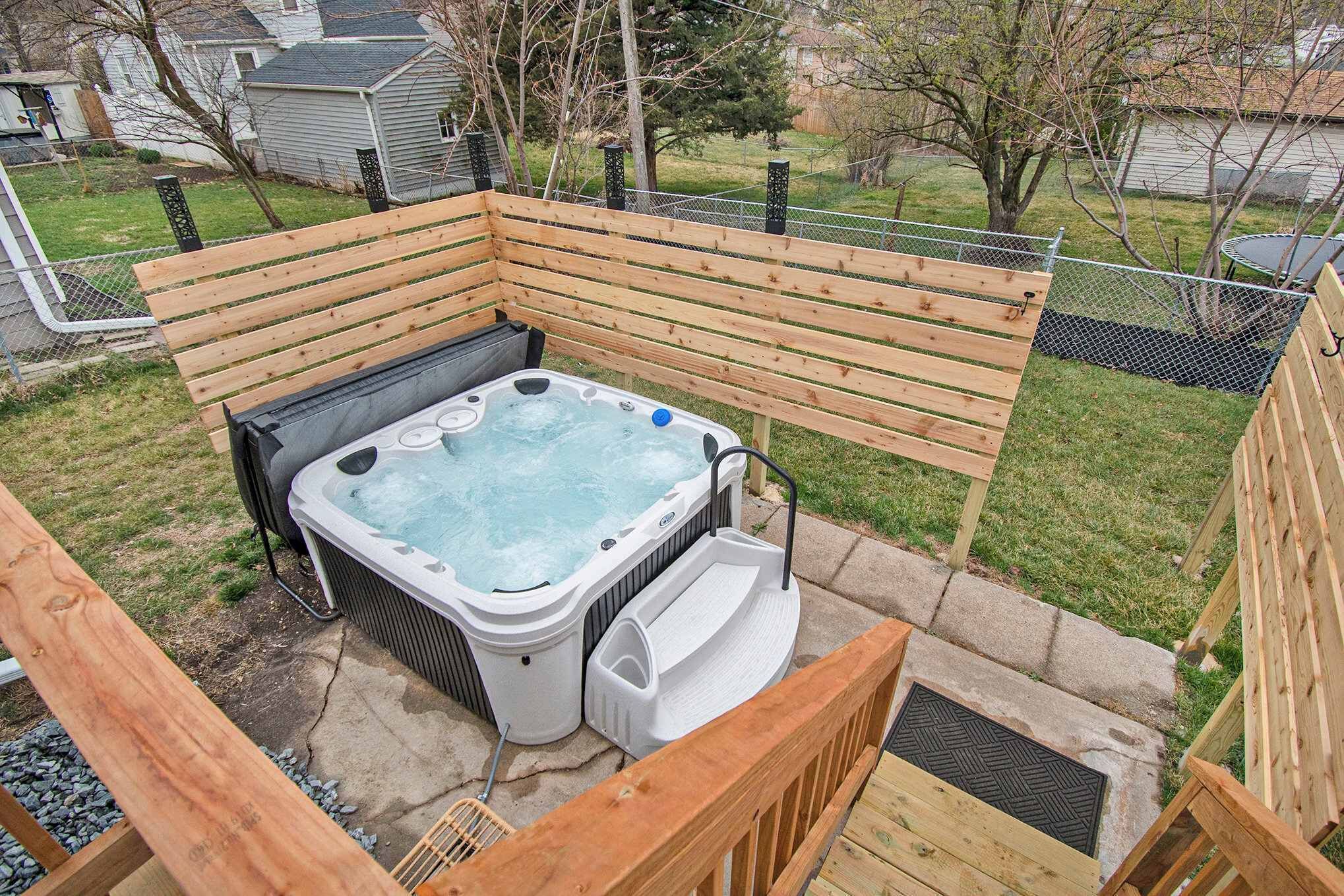 Outdoor spa tub