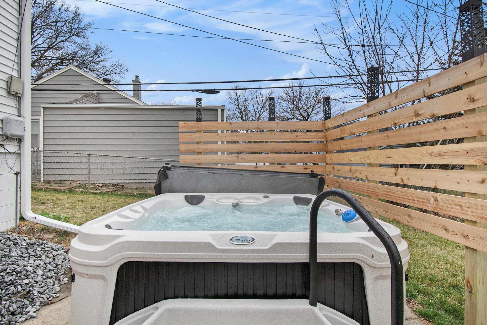 Outdoor spa tub