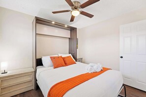 4 bedrooms, iron/ironing board, WiFi, bed sheets - Sweet Escape | Family Retreat | Vibrant  | Spa (San Diego)