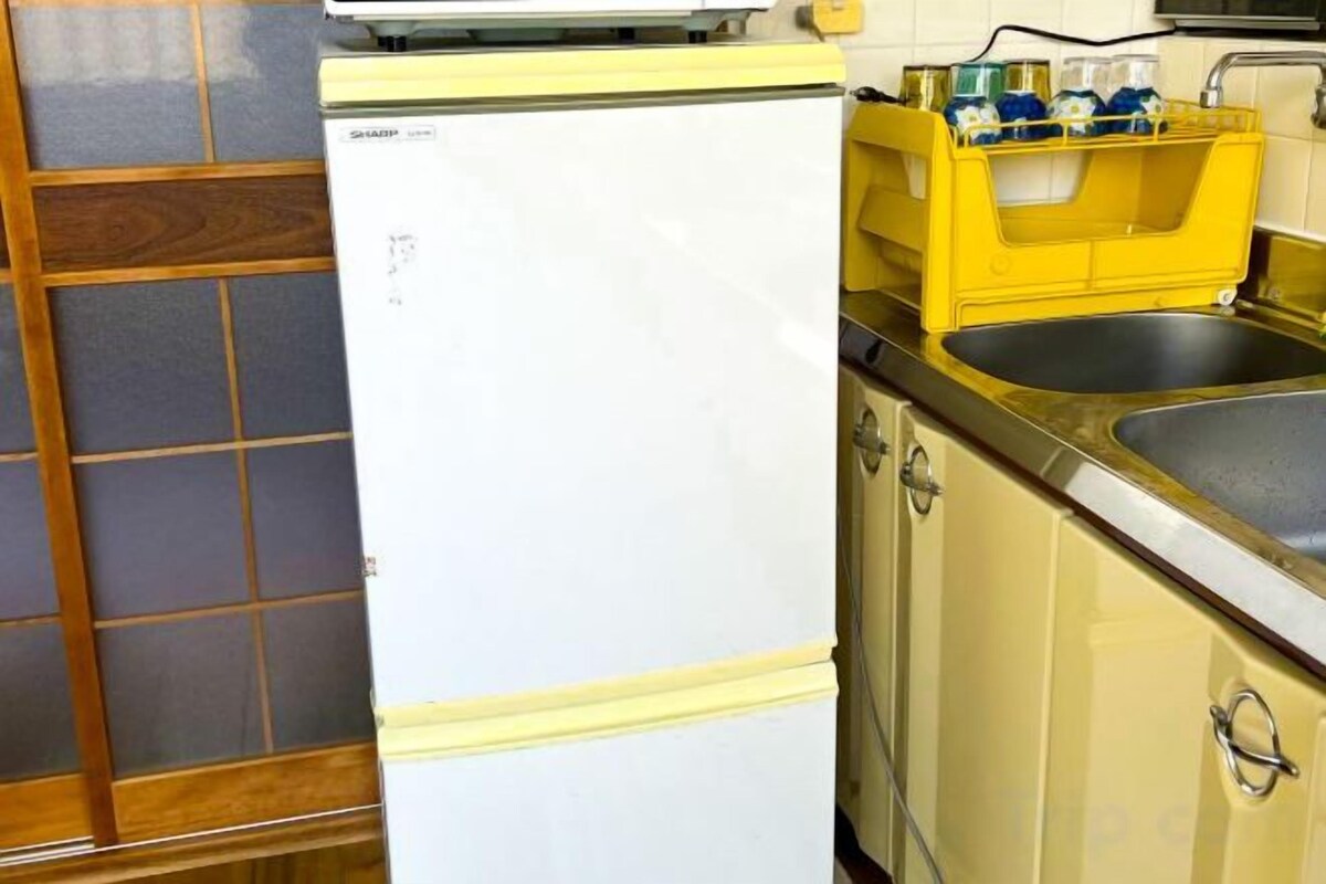 Private kitchen | Fridge, microwave, oven, stovetop