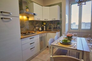 Fridge, microwave, oven, stovetop - Luxury House "My Peonies" (Salerno)