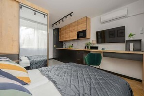 Bureau, fer et planche à repasser, Wi-Fi, draps fournis