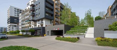 المنشأة من الخارج