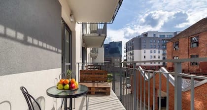 Comfortable Apartment | Balcony, Workspace, High Speed WiFi