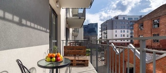 Comfortable Apartment | Balcony, Workspace, High Speed WiFi
