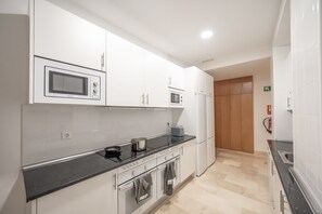 Private kitchen - Bright room with private bathroom in Madrid
 (Madrid)