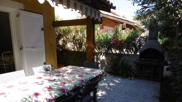 Outdoor dining - HOLIDAYLAND T2 MEZZANINE 314 6 beds NARBONNE PLAGE (NARBONNE PLAGE)