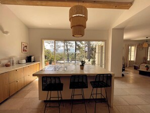 Interior - La Courlette - panoramic view, in the heart of nature. (Marseille)