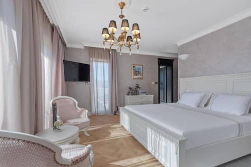 5 slaapkamers, babybedden (toeslag)