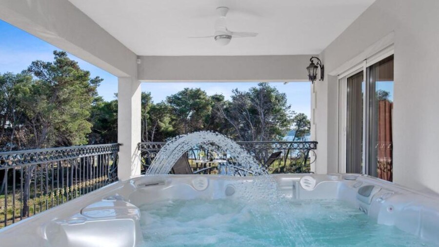 Villa Carolus in Vodice