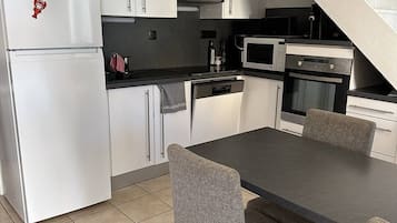 KylskÄp, mikrovÄgsugn, ugn och diskmaskin