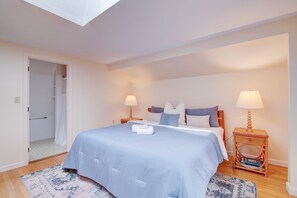 3 chambres, fer et planche à repasser, Wi-Fi, draps fournis
