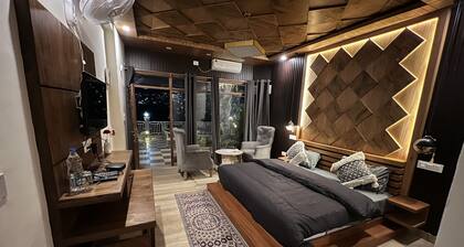 House of lights - Solan
