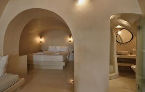 1 bedroom, travel cot, WiFi, bed sheets