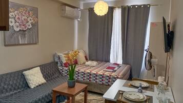 Apartment | Ruang tamu | TV, pendiangan