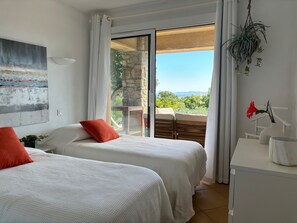 2 bedrooms, iron/ironing board