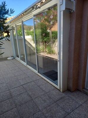 Exterior detail - HOLIDAYLAND VILLA T2 438 MEZZANINE sleeps 5 air-conditioned with veranda NARBONNE PLAGE (NARBONNE PLAGE)