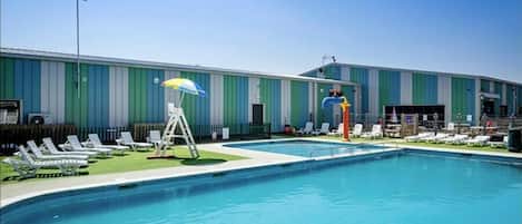 House | Pool